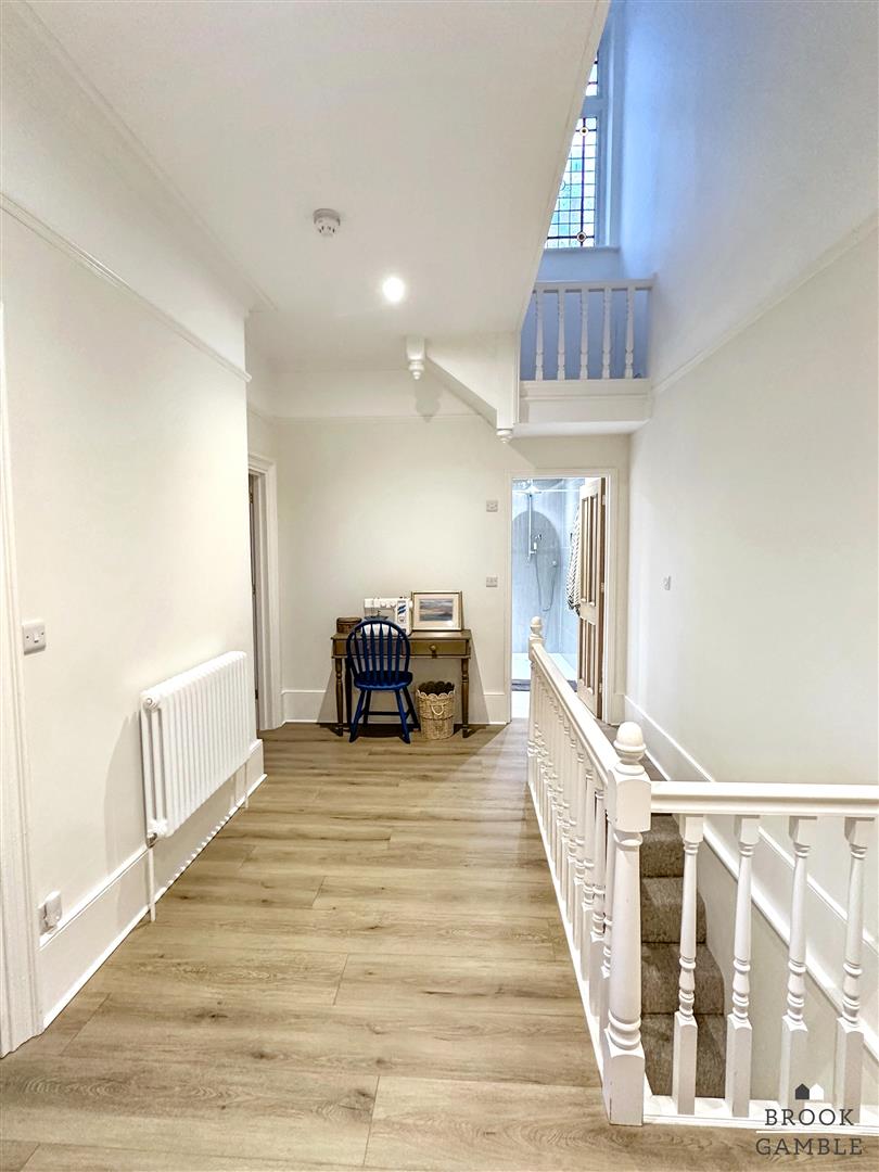 3 Bedroom Flat - Garden. Arlington Road in Eastbourne,  23